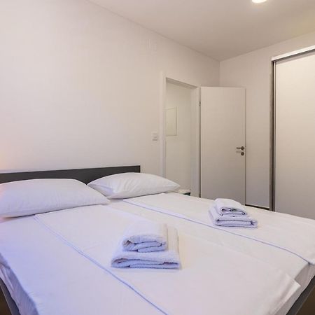 Apartman Vischetti Cres Eksteriør billede
